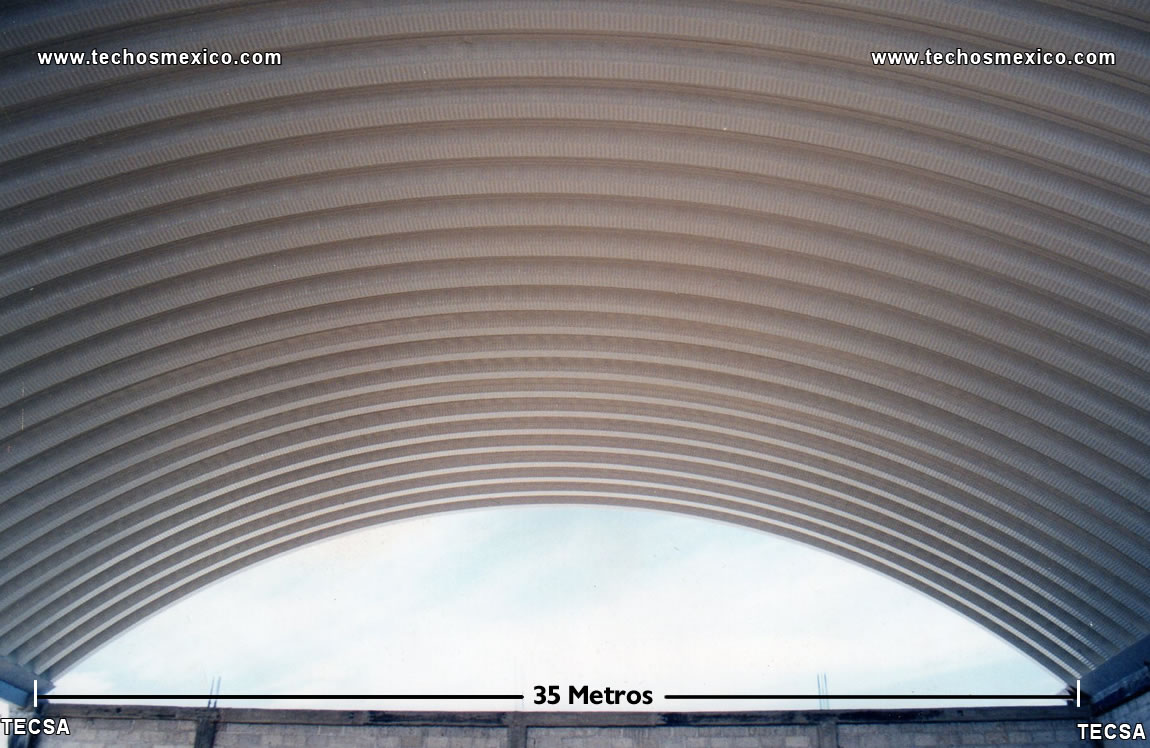 Los Techos Curvos Cubren Claros de Hasta 35 Metros